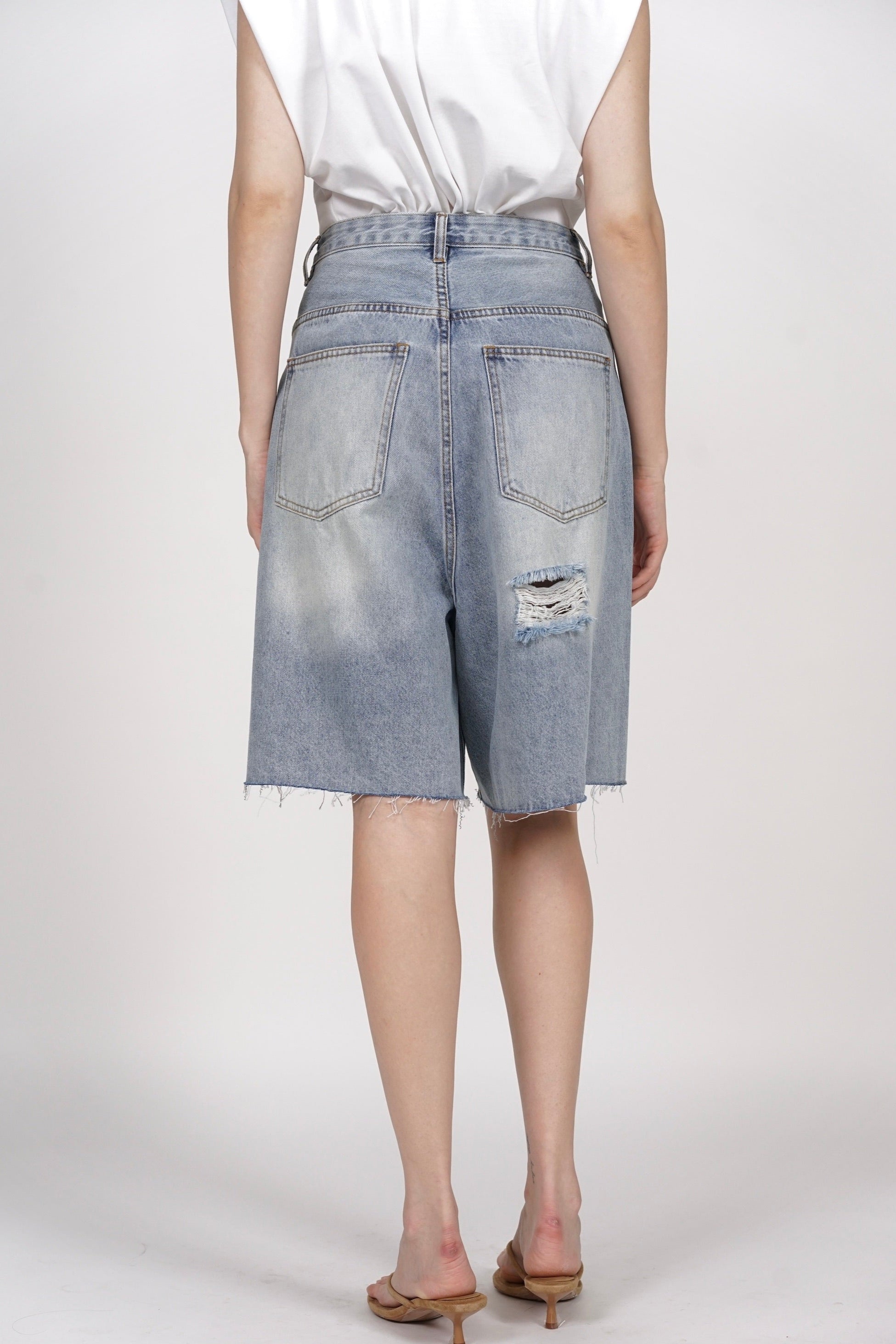 Distressed Bermuda Denim Jeans in Washed Blue