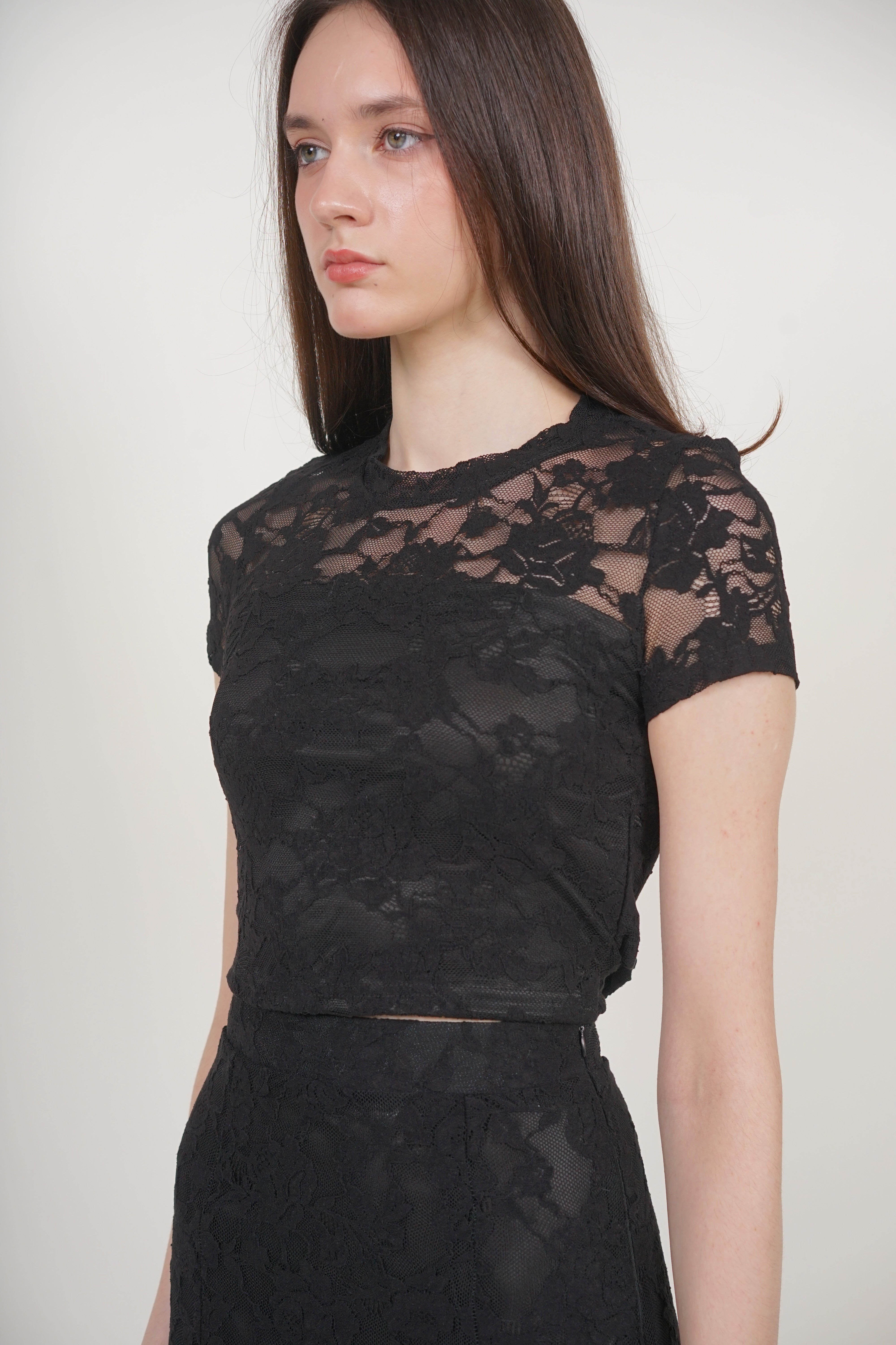 Crop Top Waist Tie in Black Lace