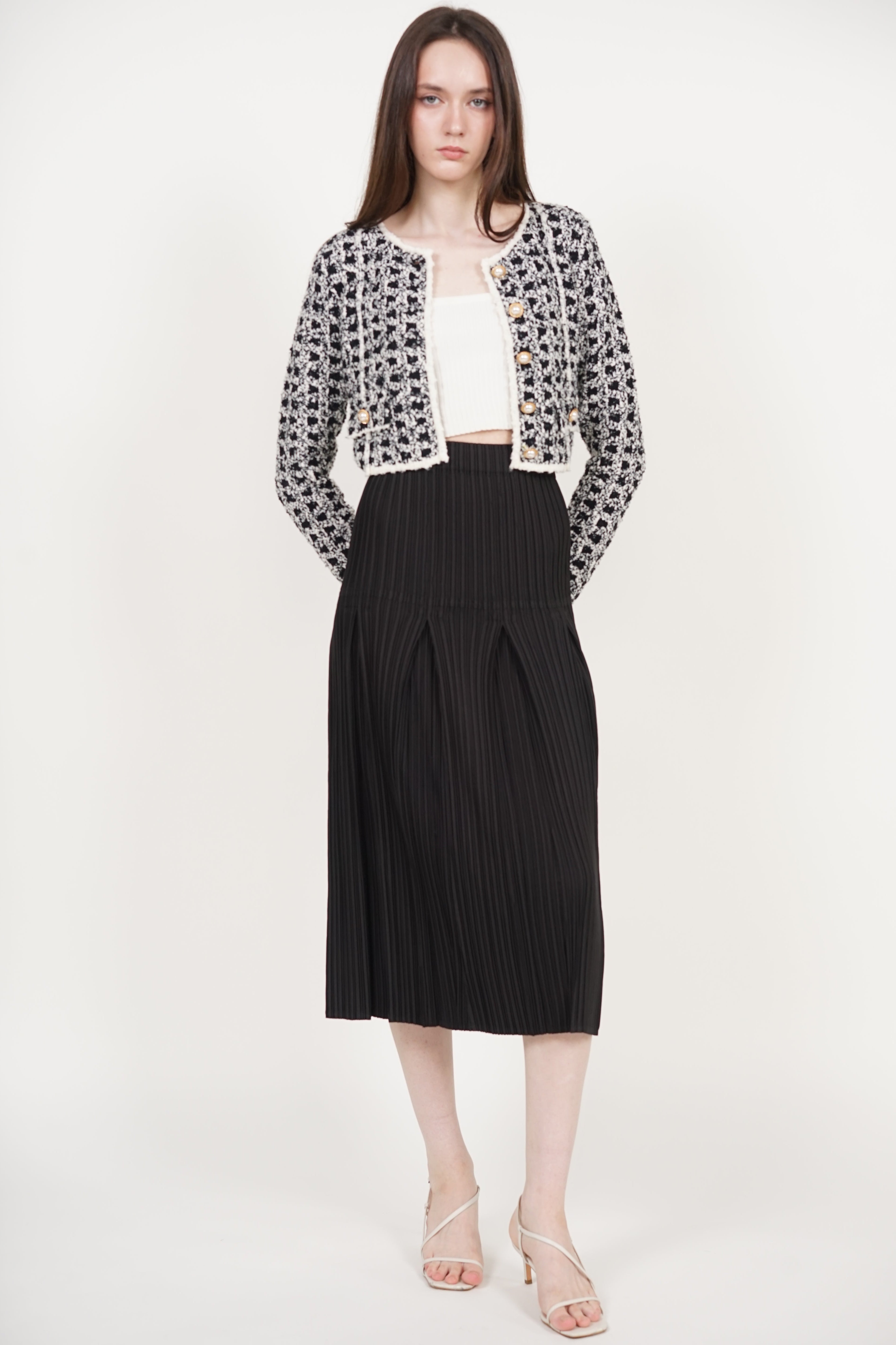 Pearl Button Knit Jacket in Black White