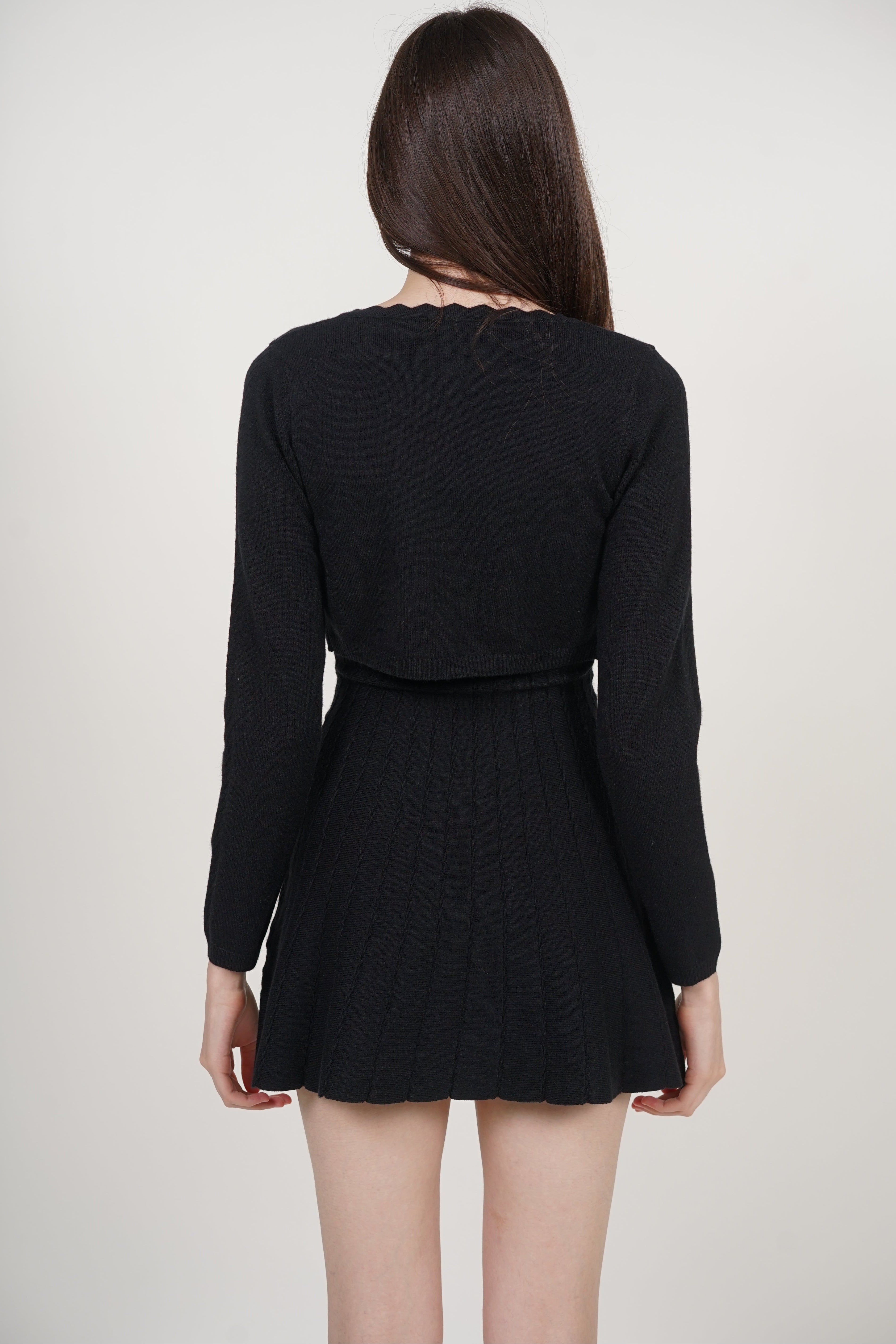 Knit Scallop Trim Cardigan in Black