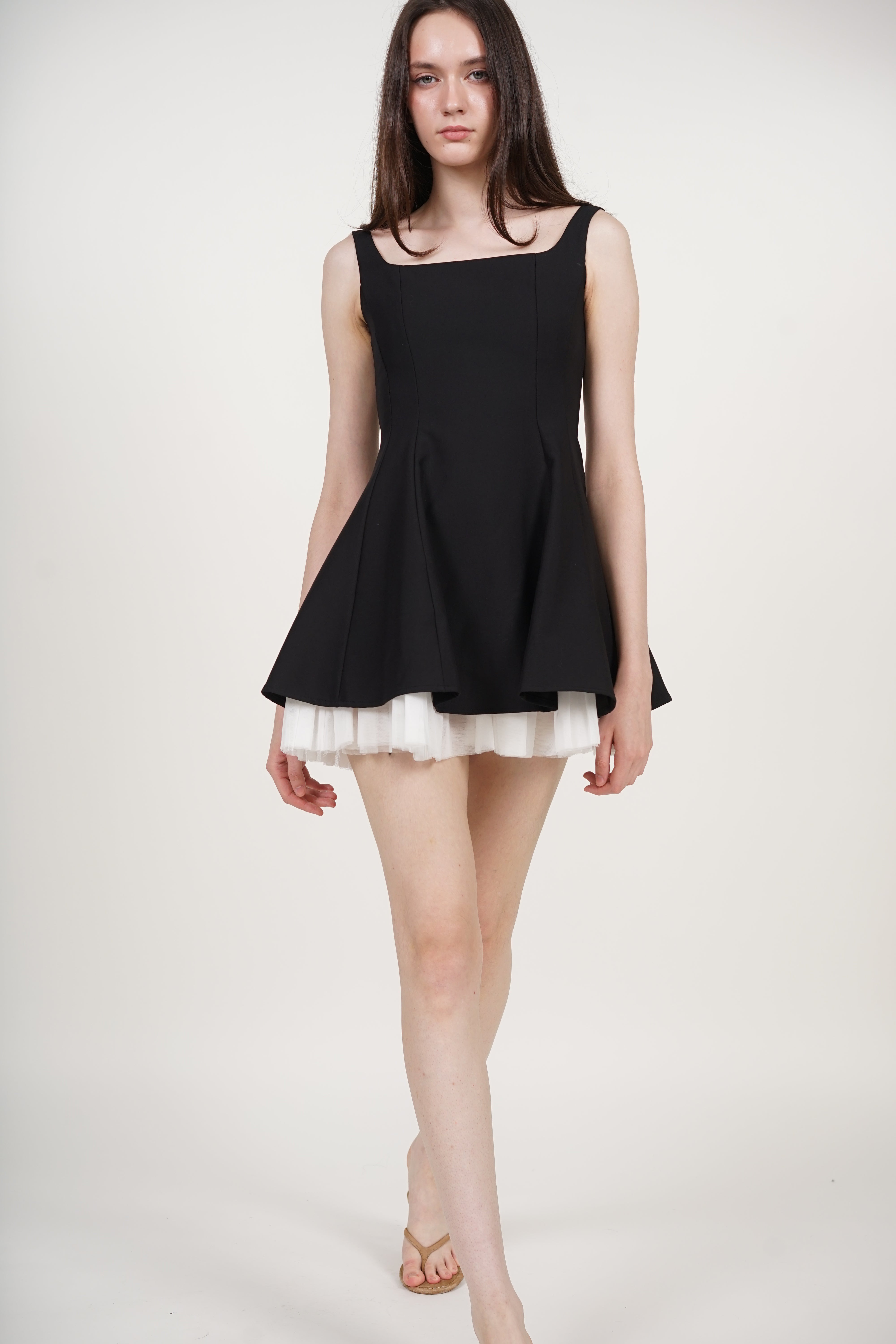 Sleeveless Contrast Mini Dress in Black