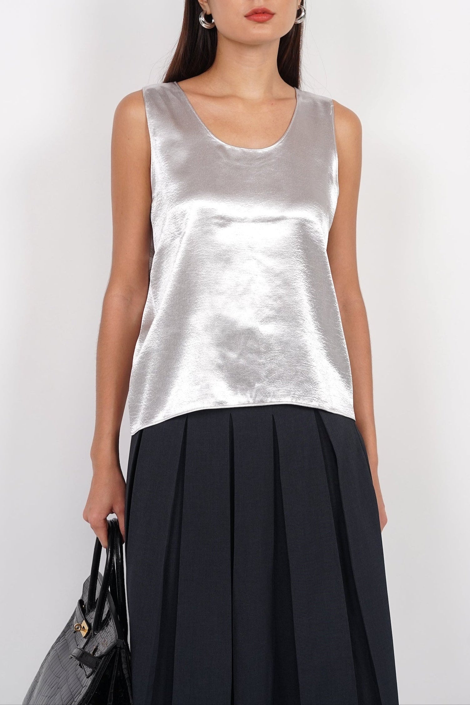 Curve Neck Tank Top in Silver