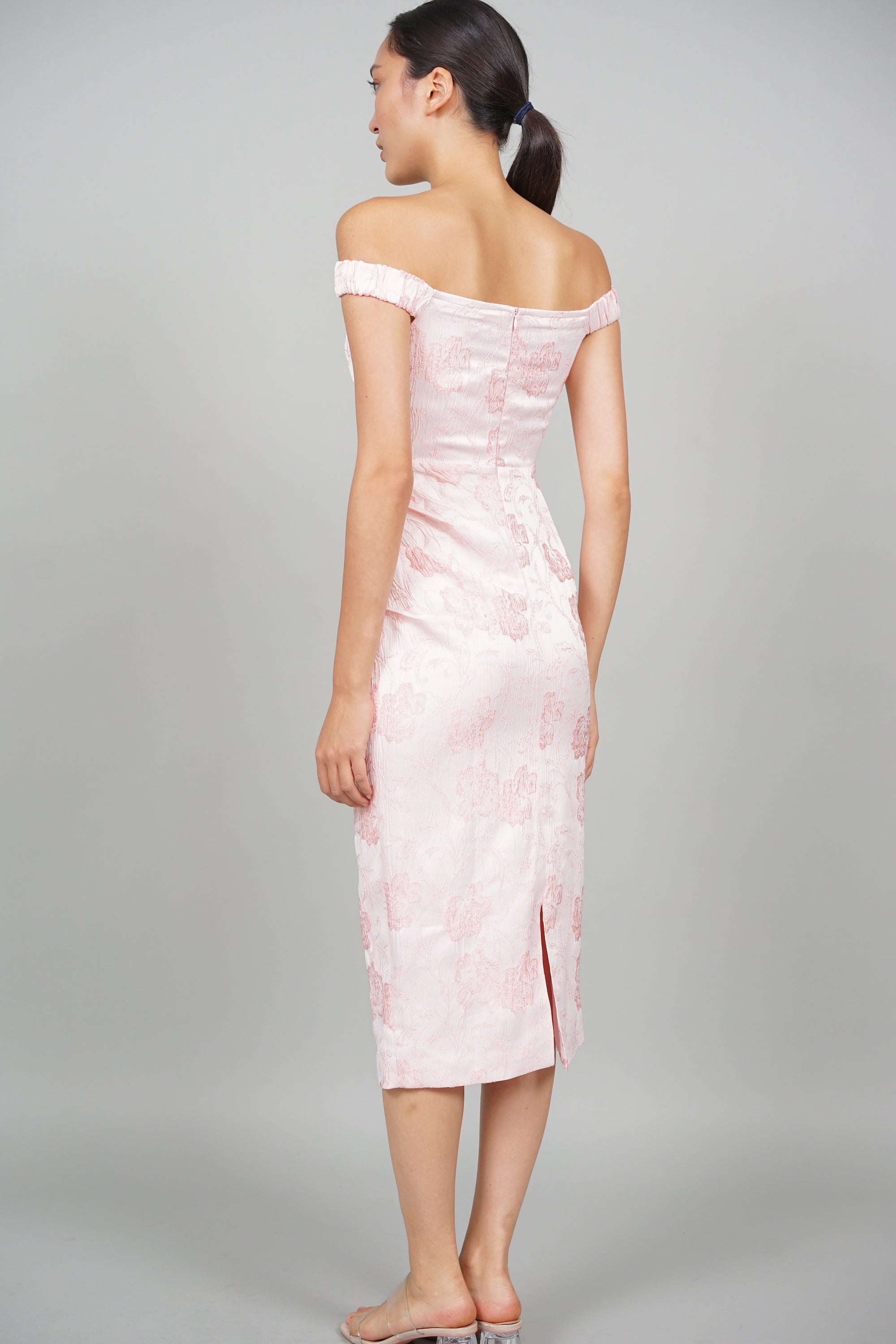 Ray Off-Shoulder Midi Dress in Light Pink Floral