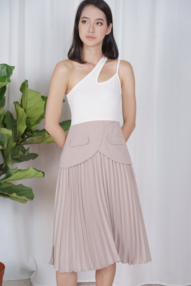 Ameiga Pleated Dress in Nude