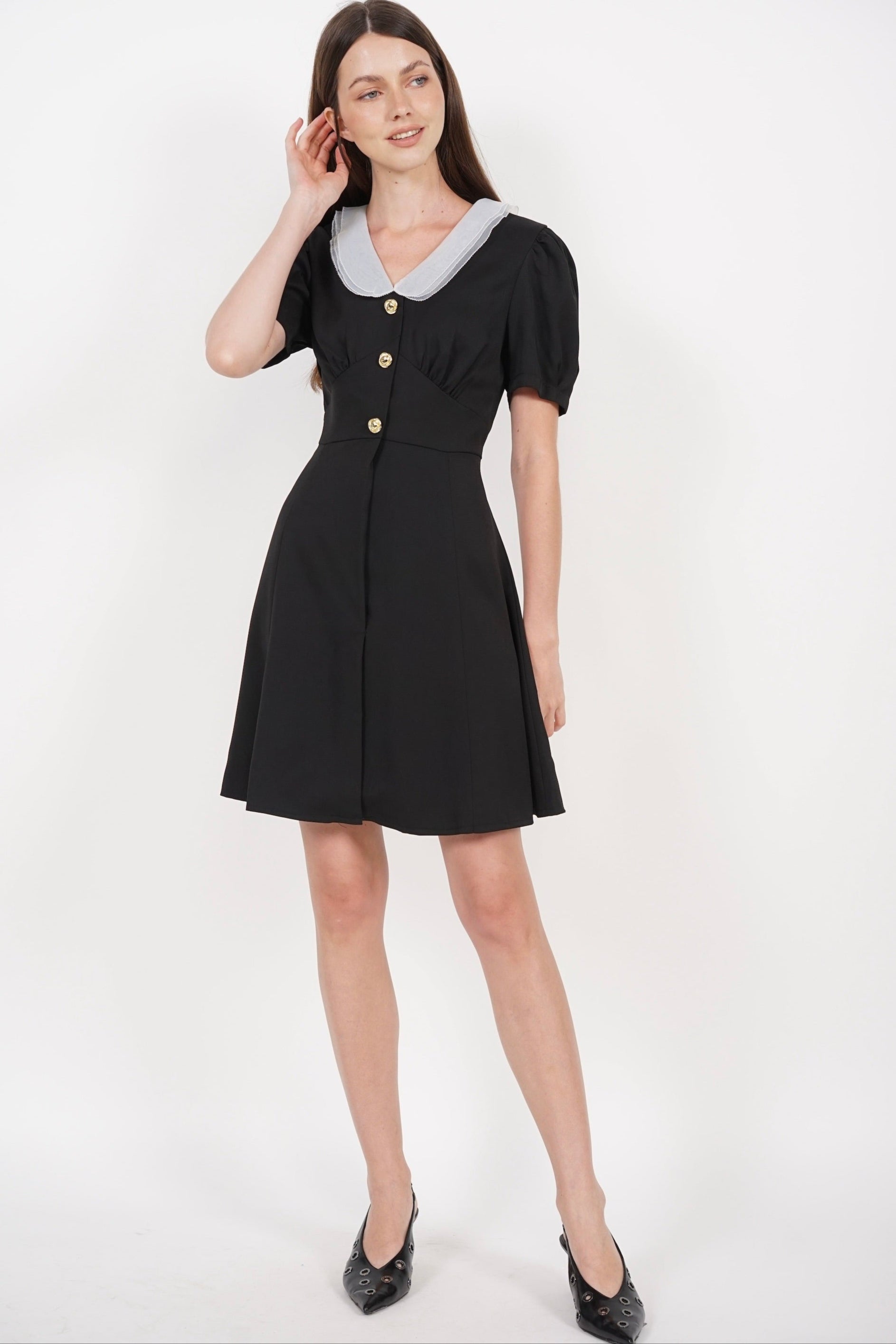 Collar Buttoned Dress in White Black