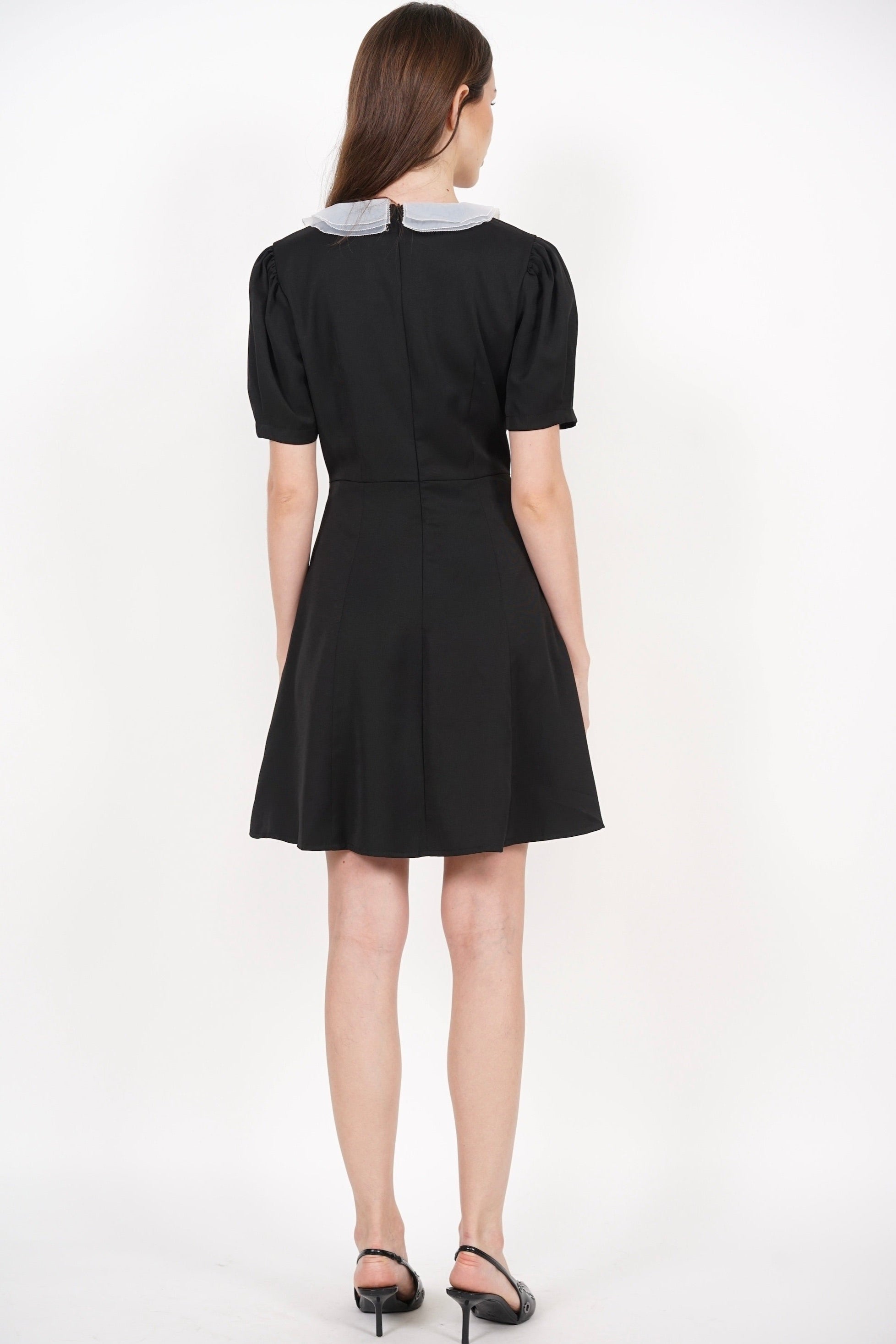 Collar Buttoned Dress in White Black