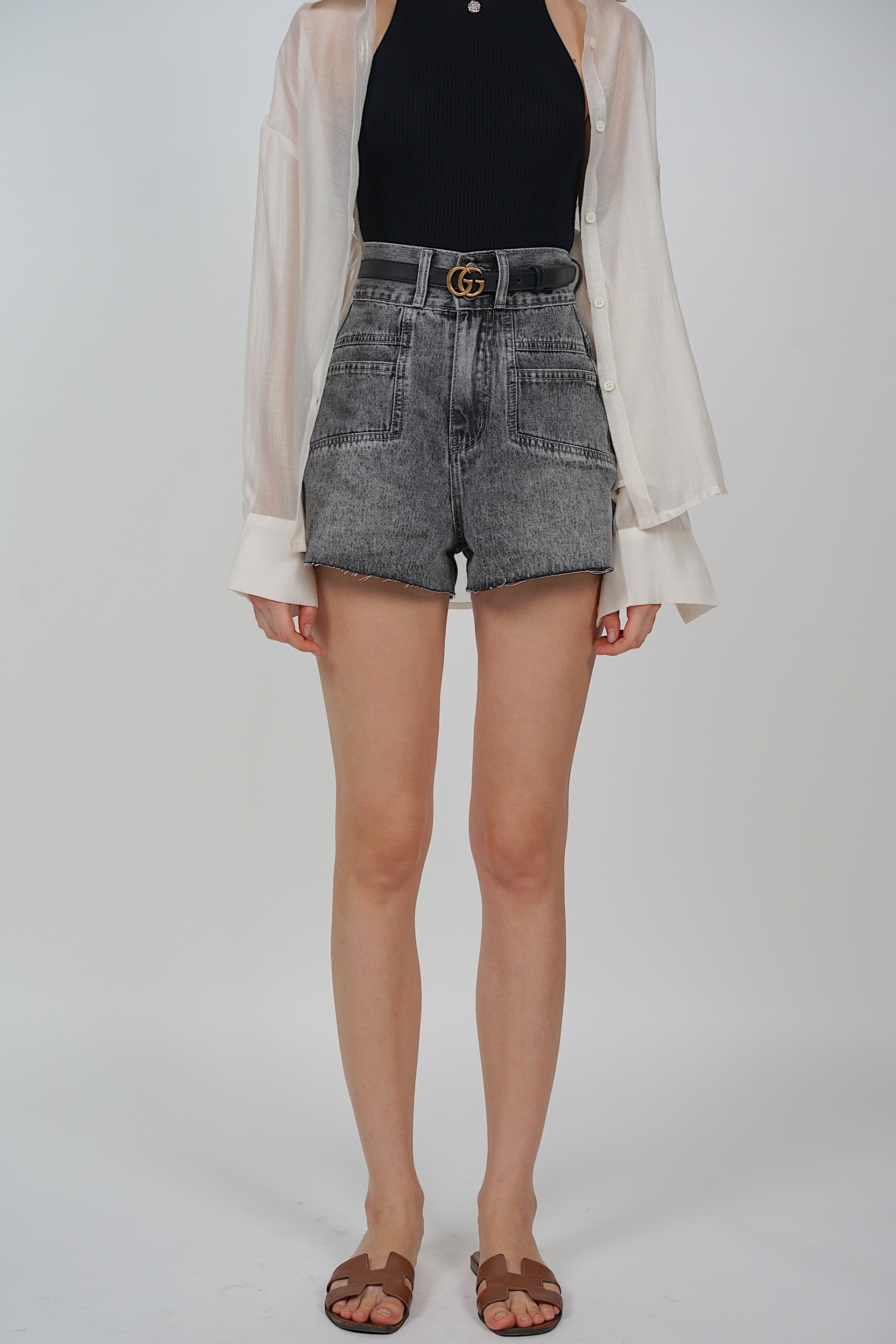 High-Waist Double Button Shorts in Washed Grey