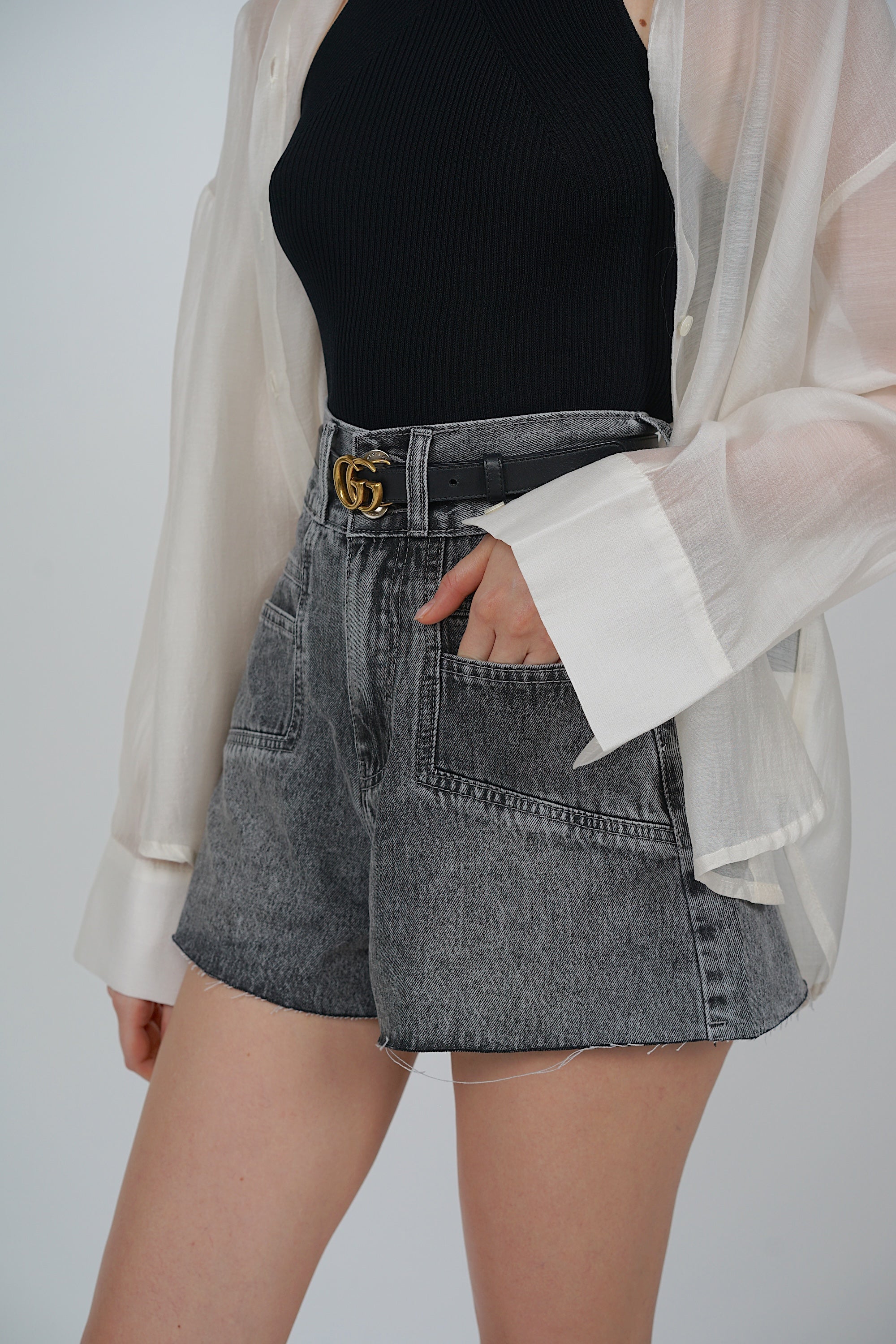 High-Waist Double Button Shorts in Washed Grey