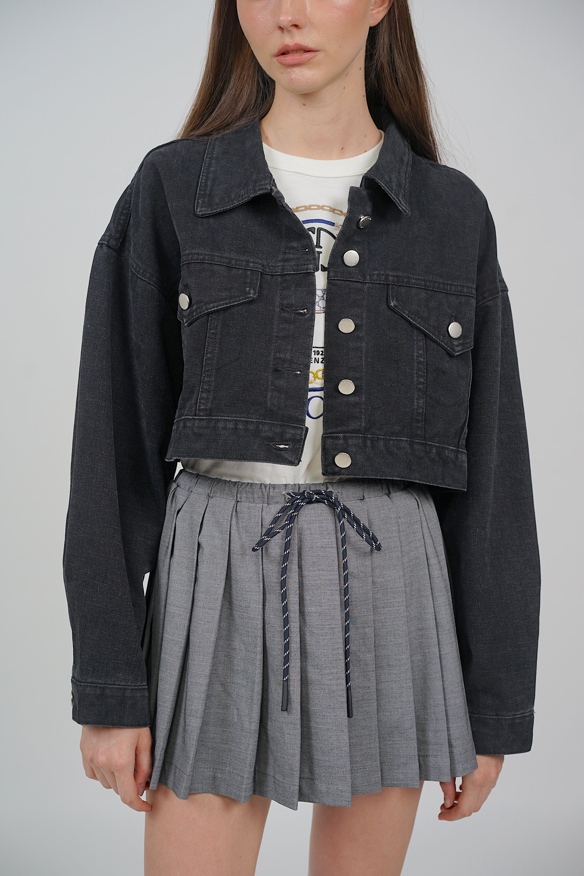 Relaxed Cropped Denim Jacket in Black