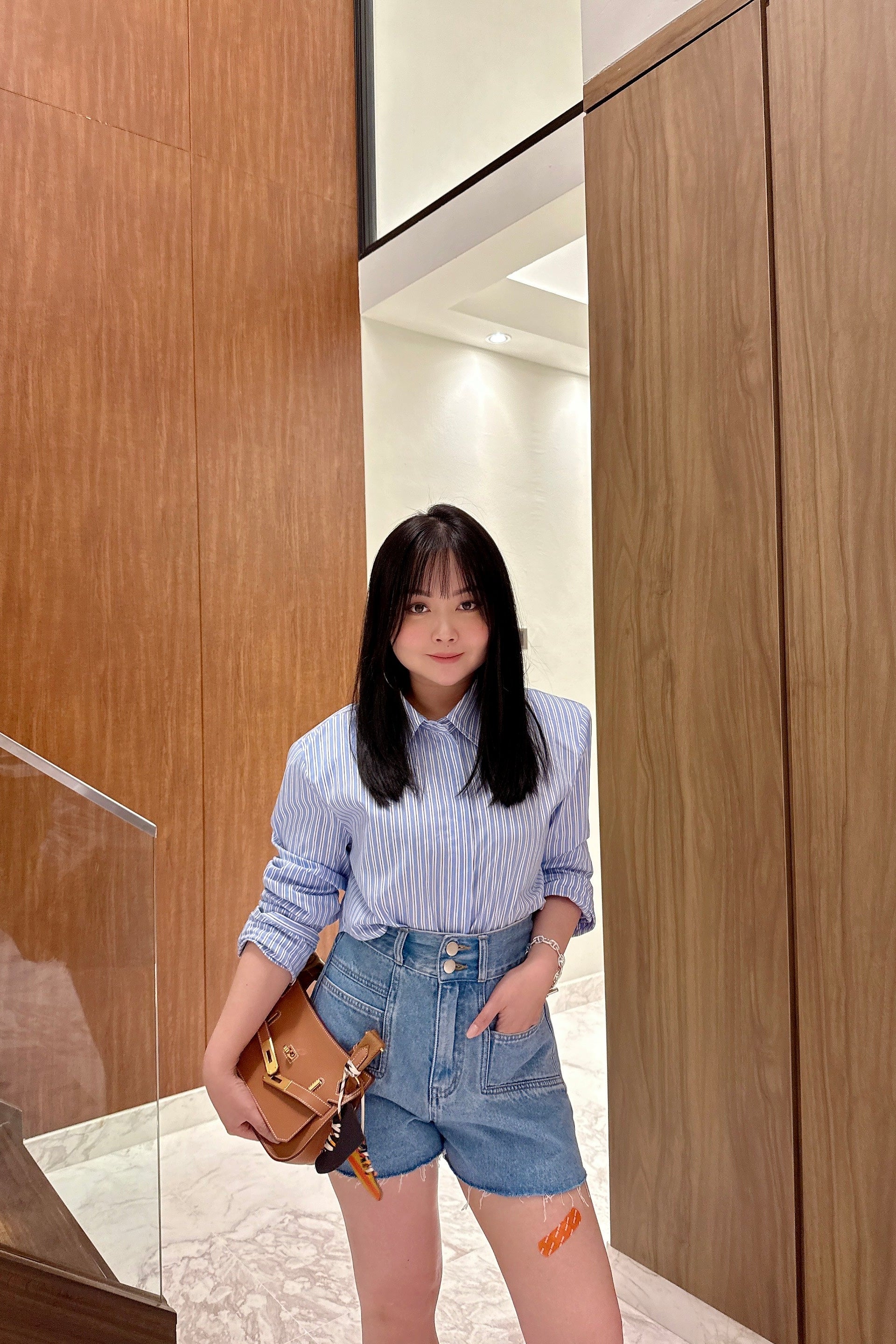 Cropped Collar Shirt in Blue Stripes