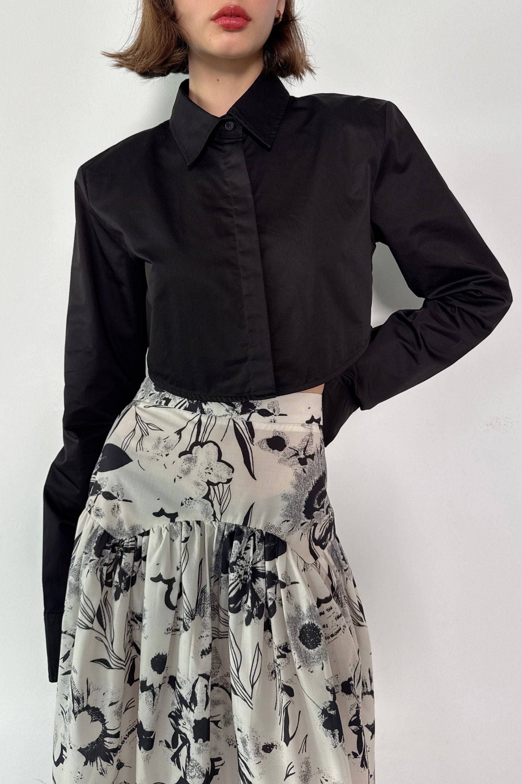 Cropped Collar Shirt in Black